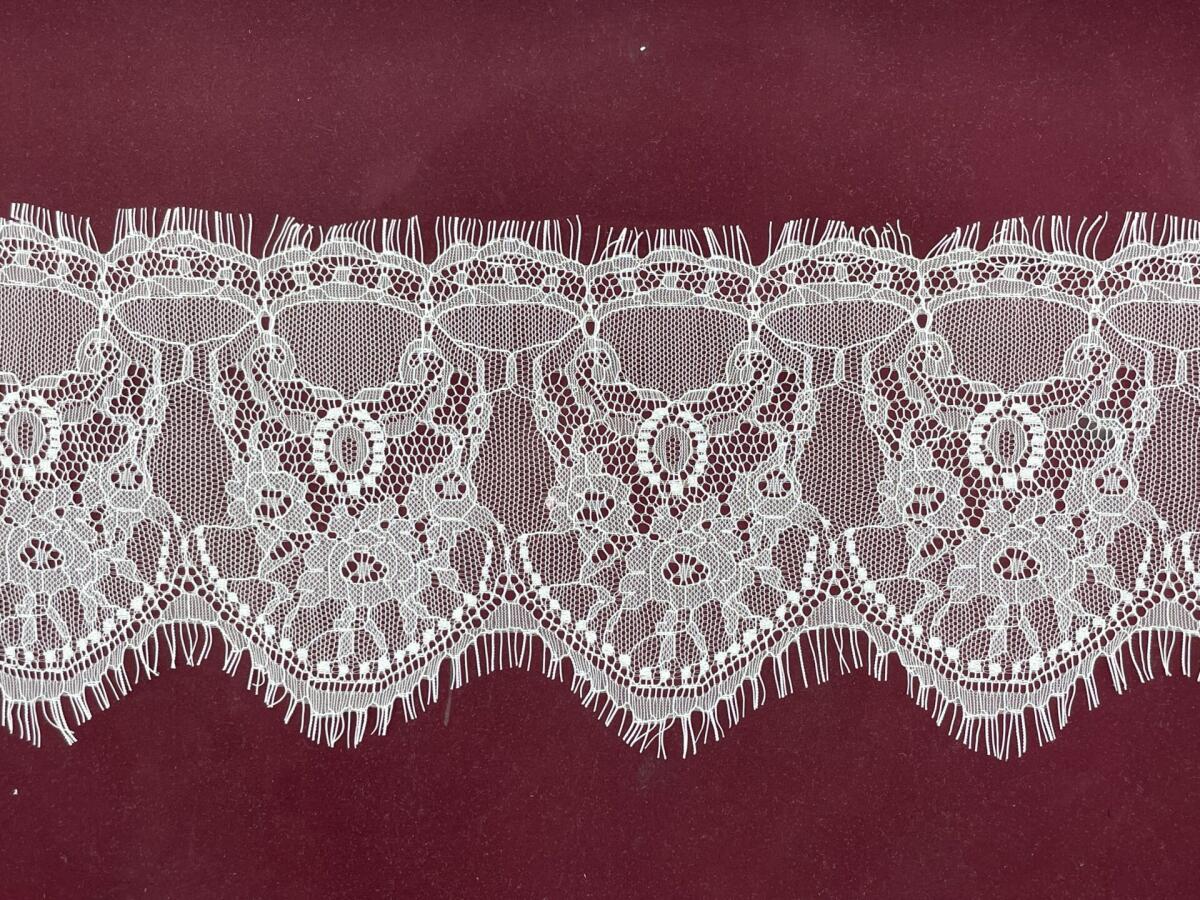 SA-1497-N-дантела с ресни