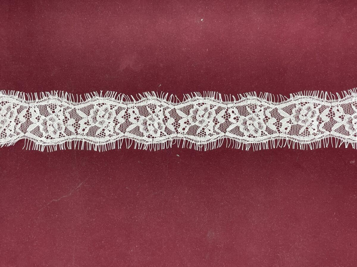 SA-1802-N-дантела с ресни