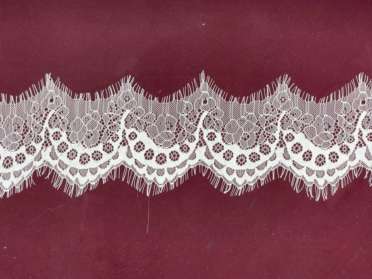 SA-2099-N-дантела с ресни