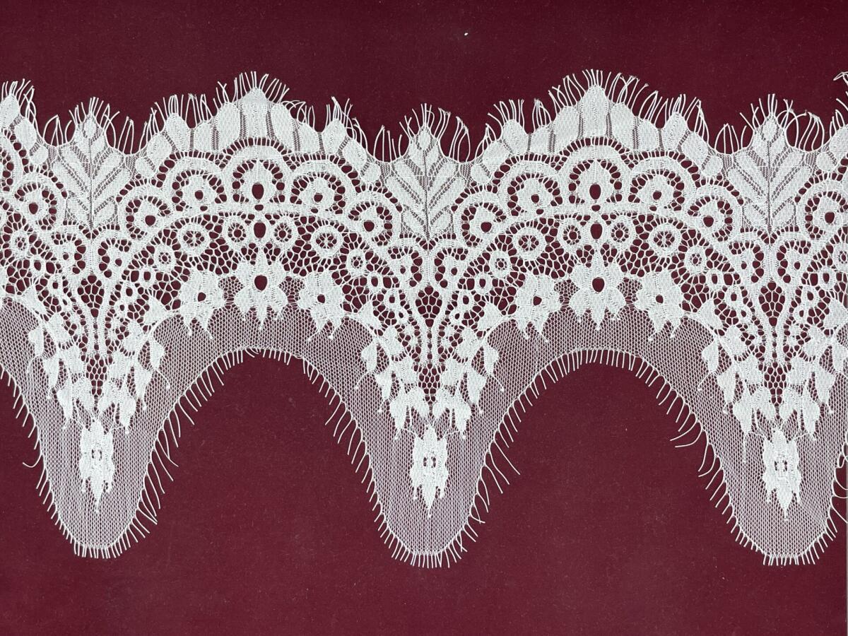 SA-2102-N-дантела с ресни