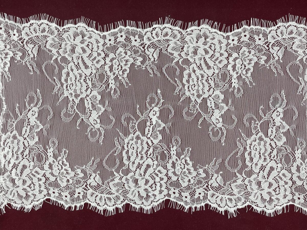 SA-2177-N-дантела с ресни