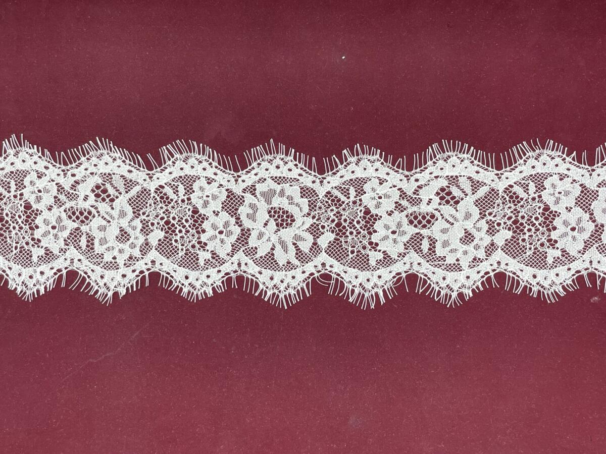 SA-5168-N-дантела с ресни