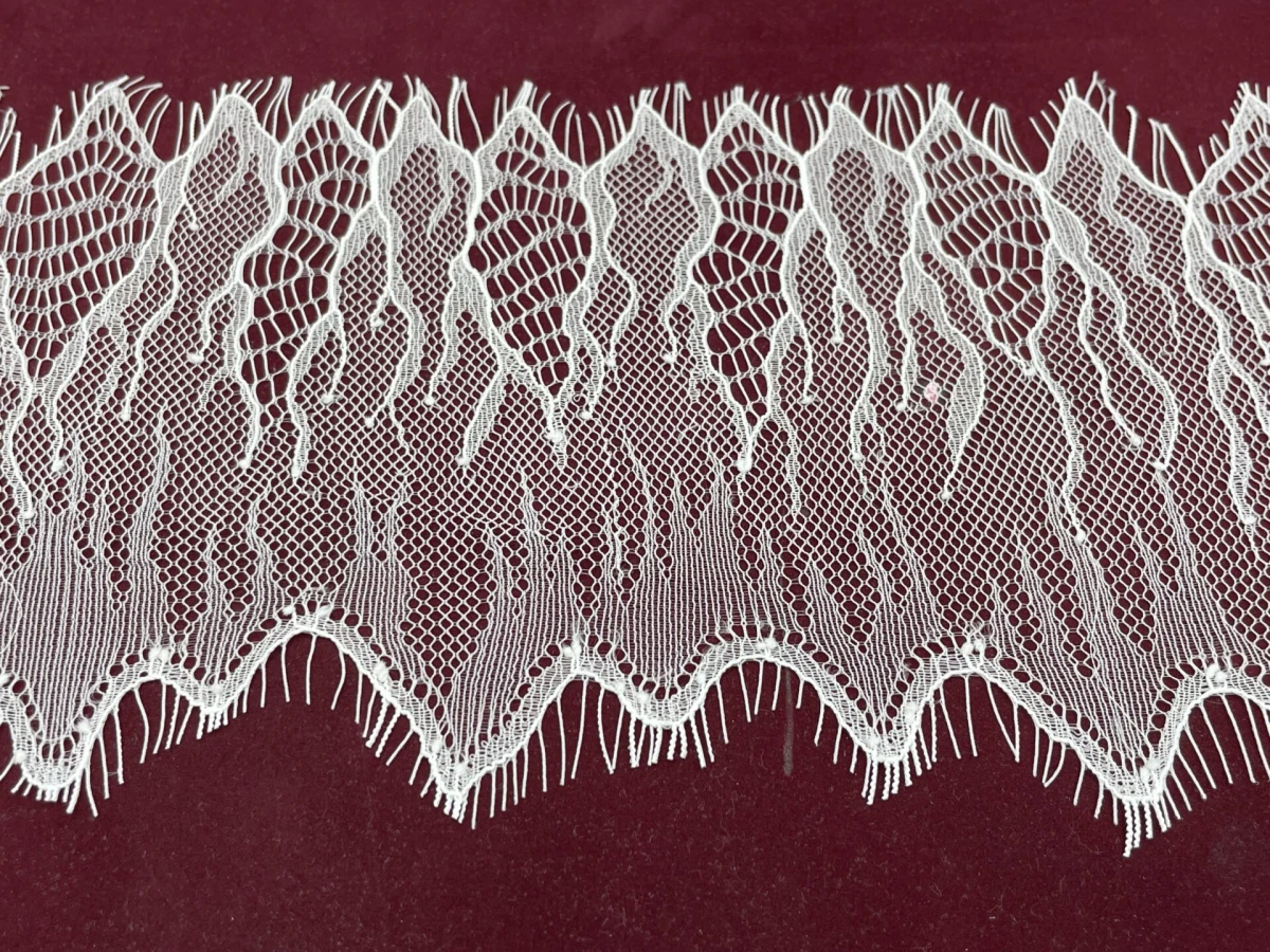 SA-7676-N-дантела с ресни