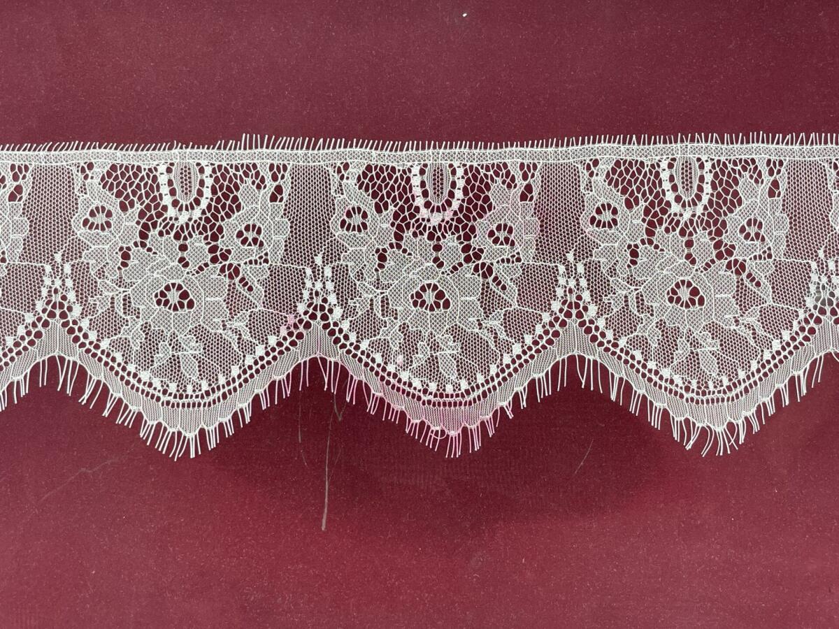 SA-J053-N-дантела с ресни