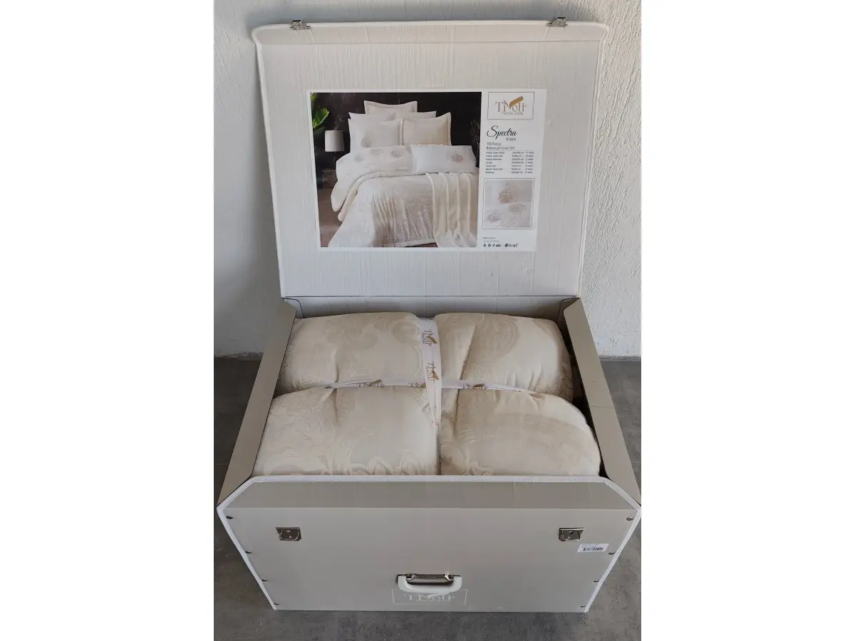 Spectra - Комплект за зестра - 10 части кадифено покривало за легло с одеяло