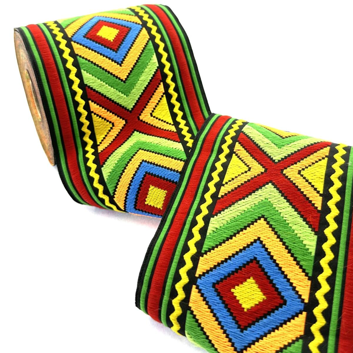 Декоративен ширит с цветни мотиви W-100971