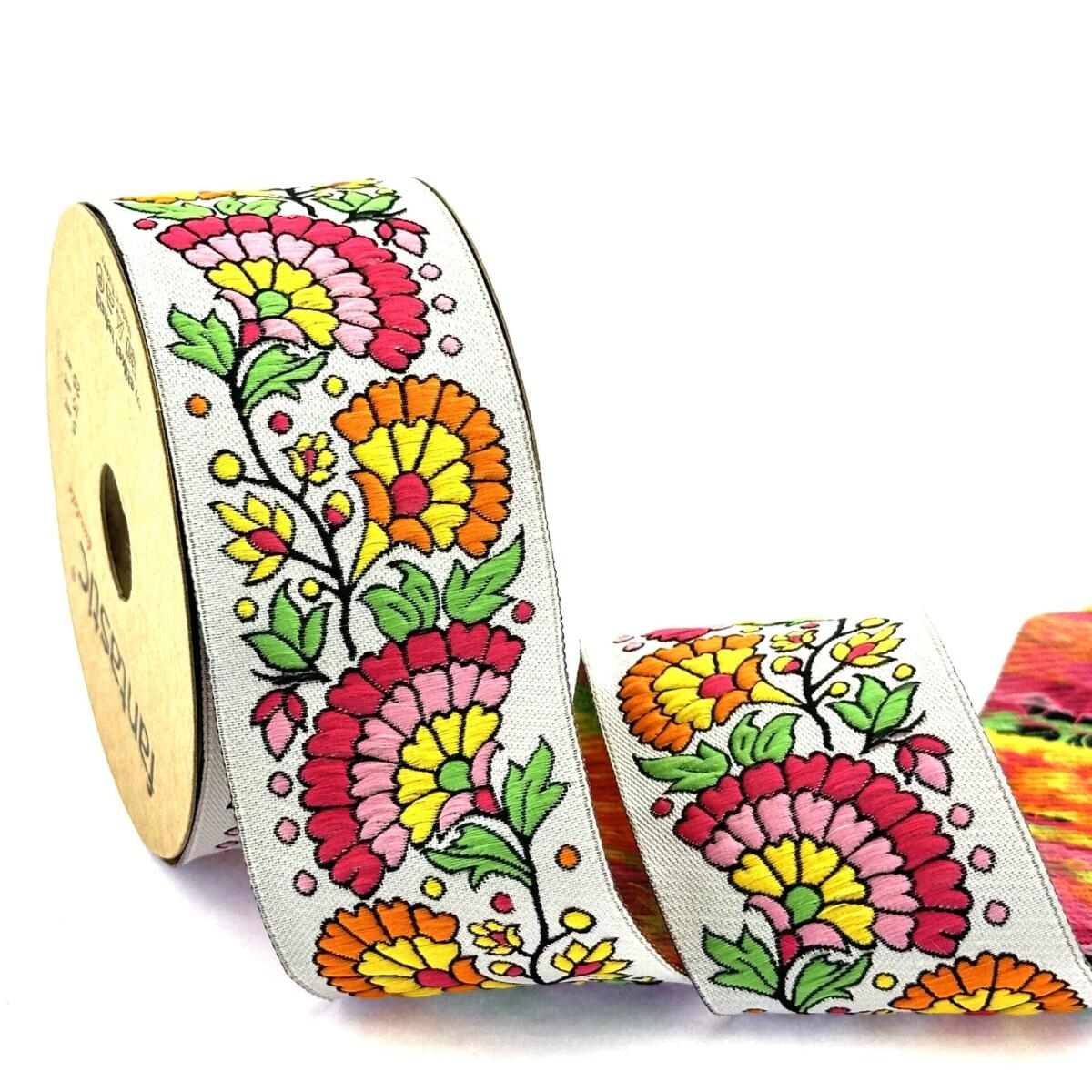 Декоративен ширит с цветни мотиви W-50134