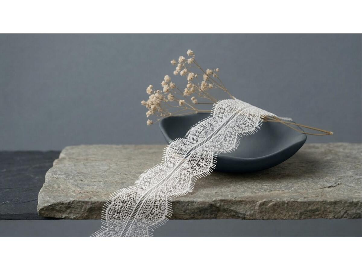 SA-08-P-дантела с ресни